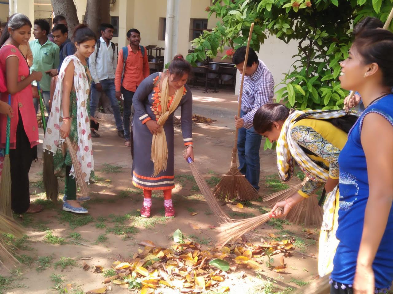 01 10 2018 Cleaning and plantation tree activity 01.jpg